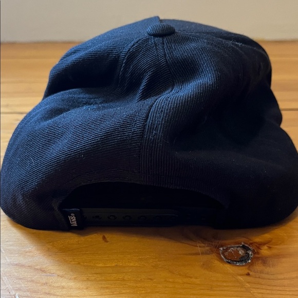 VANS NWOT Off The Wall Classic Snap Back Hat Cap Black White Embroidered Mens - Picture 3 of 6